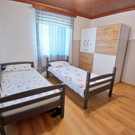 Peaceful Garden House In Villach